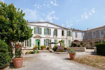 Le Palais des Gouverneurs***